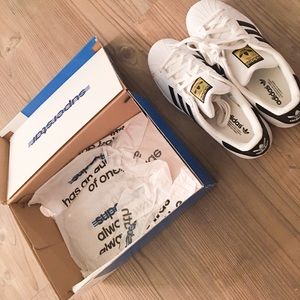 Adidas Superstars Women size 7